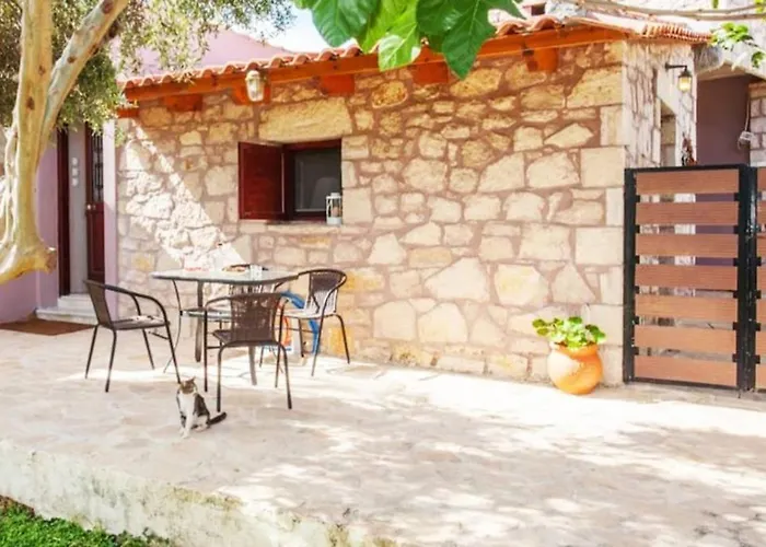 Olive Tree Farm 200M From The Beach